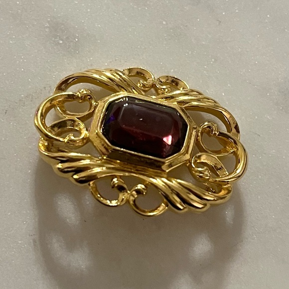 Vintage Gold Tone Amethyst Purple Glass Stone Brooch Pin - Picture 6 of 12